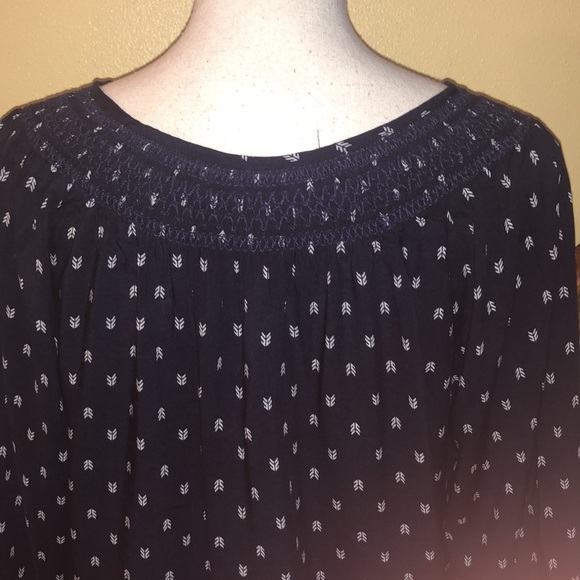 NWT! Forever 21 Women’s Blouse - Picture 7 of 9